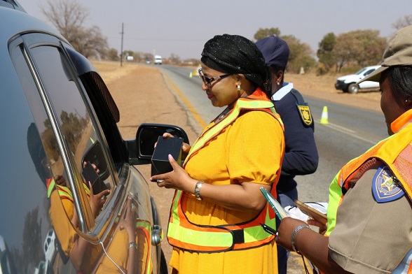 WOMEN ENFORCEMENT OFFICERS MAINTAINS ORDER ON OUR ROAD